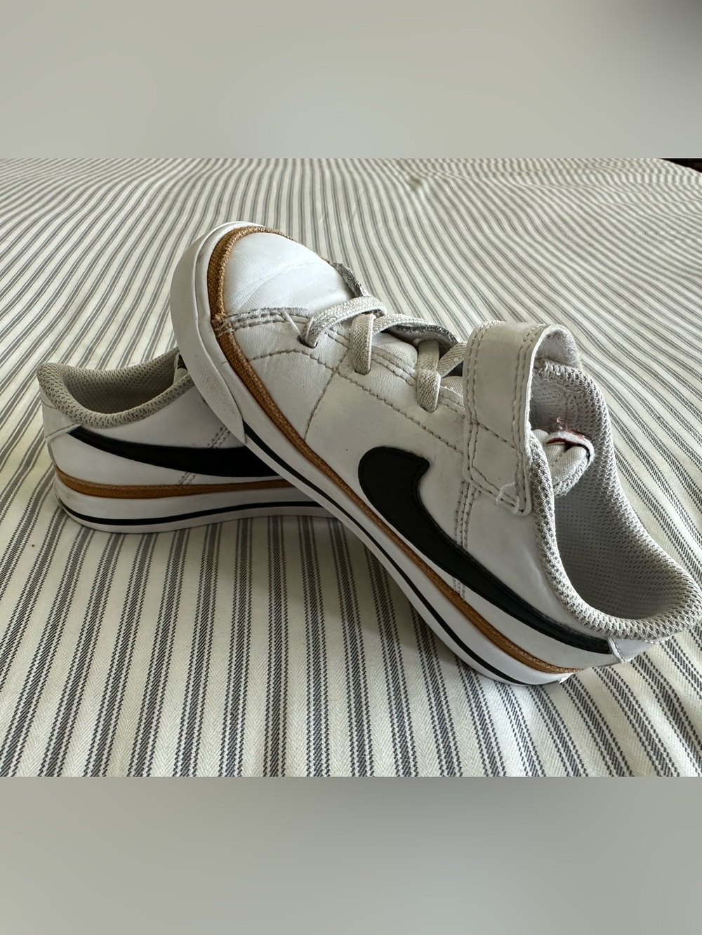 Nike Kids Court Legacy Size 10
